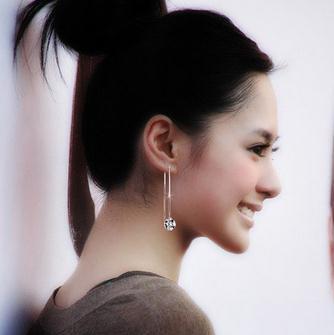 Fringed light earrings