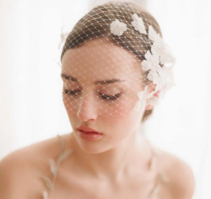 Hand-sewn Hair Comb Flowers Bridal Veil