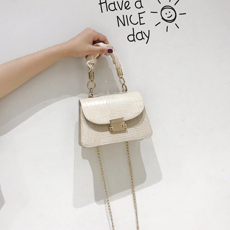 chain single shoulder diagonal bag