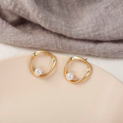 Round Pearl Earrings