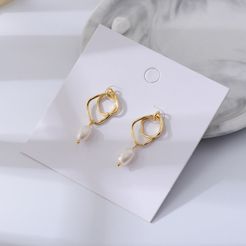 Temperament Simple Pearl Earrings