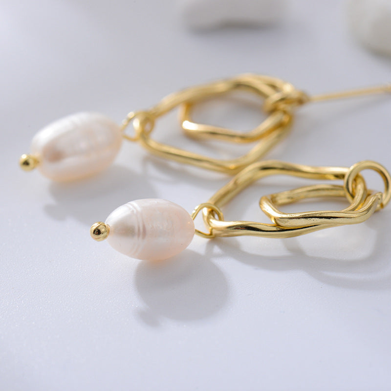 Temperament Simple Pearl Earrings