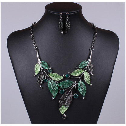 color leaves necklace