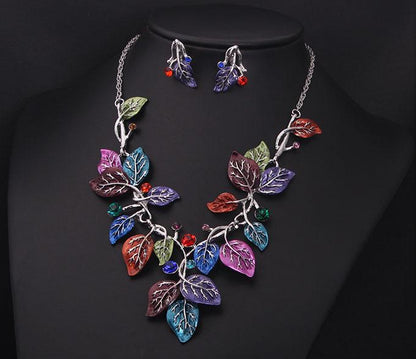 color leaves necklace