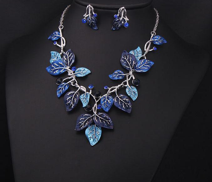 color leaves necklace