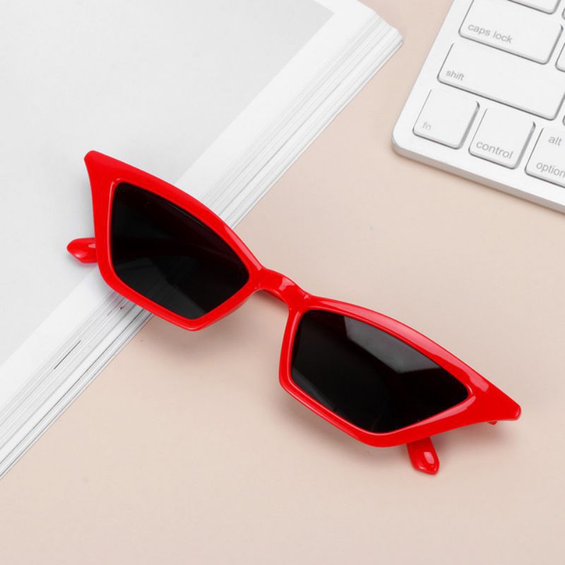 Lady Street Shot Retro Sunglasses