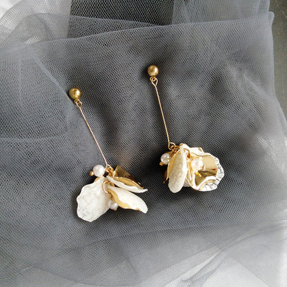 Pearl flower earrings