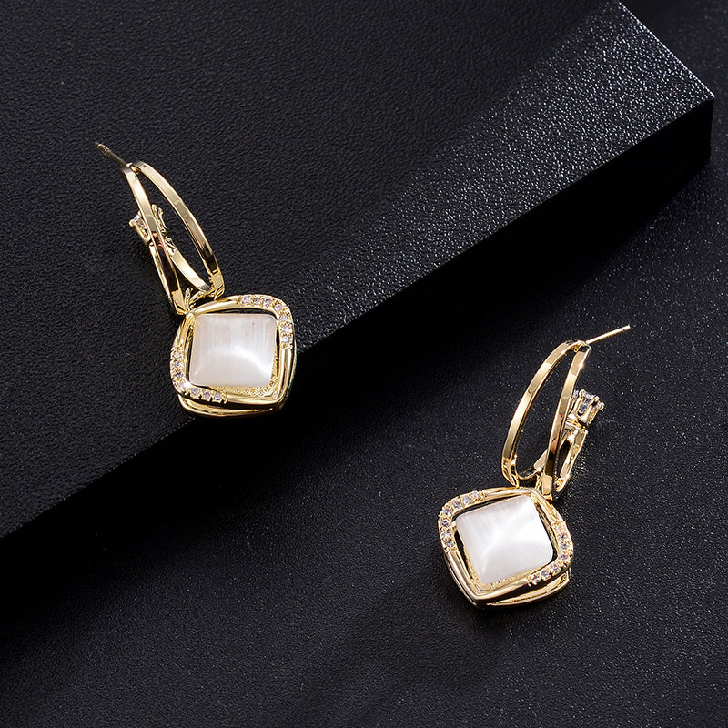 Fashionable High-end Earring