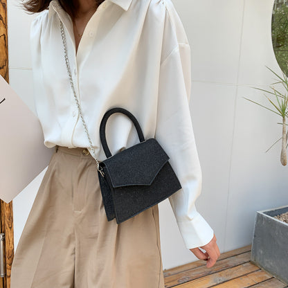 Single shoulder diagonal bag