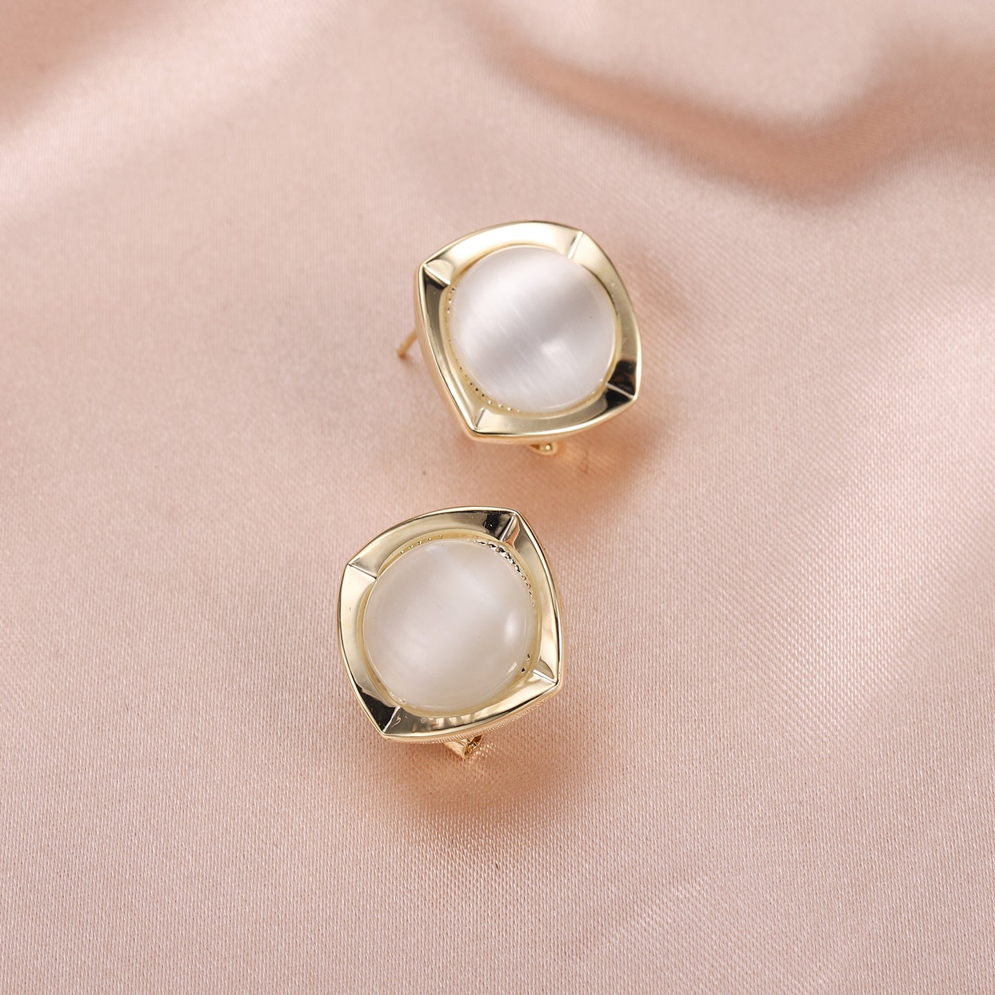 Fashionable High-end Earring