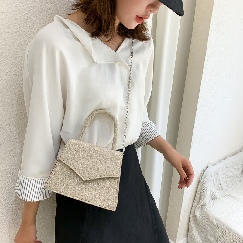 Single shoulder diagonal bag