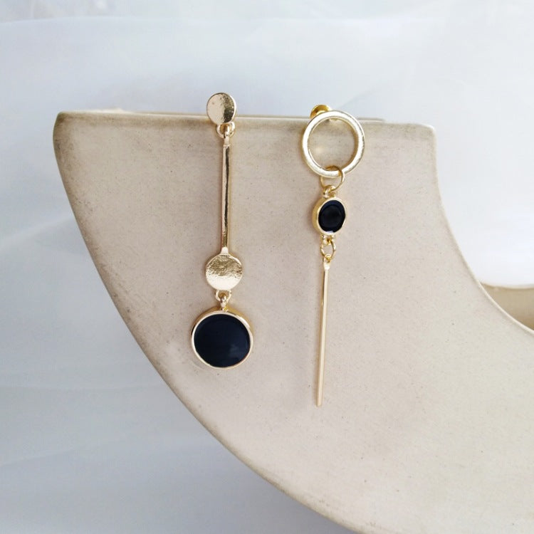 Geometric round long earring