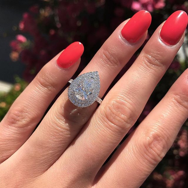 Pear shaped water drop shaped zircon ring