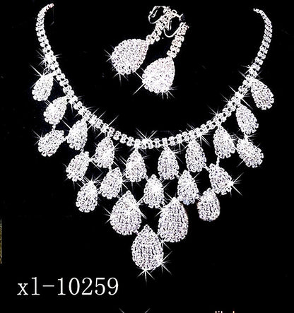 Gorgeous Diamond Necklace Set