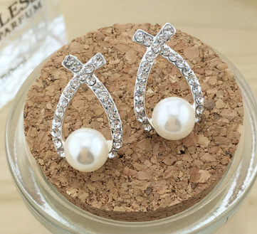 Cross pearl drill earrings