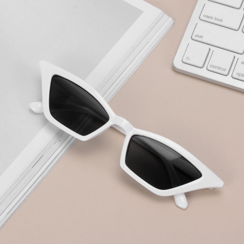 Lady Street Shot Retro Sunglasses