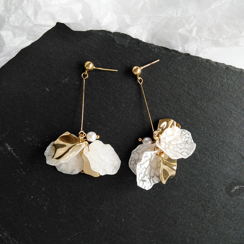 Pearl flower earrings