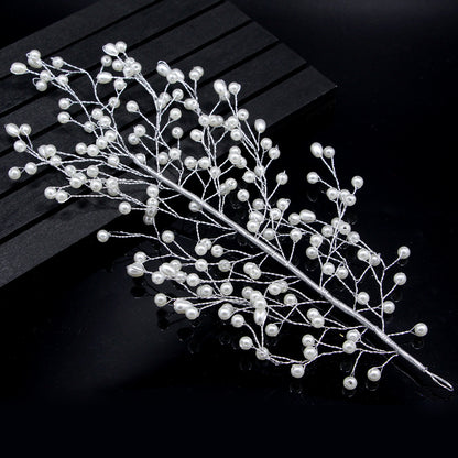 The bride wedding outdoor shooting handmade pearl comb shape hair headdress