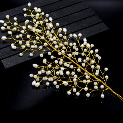 The bride wedding outdoor shooting handmade pearl comb shape hair headdress