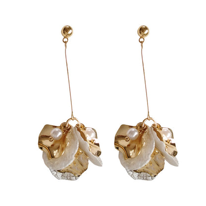 Pearl flower earrings