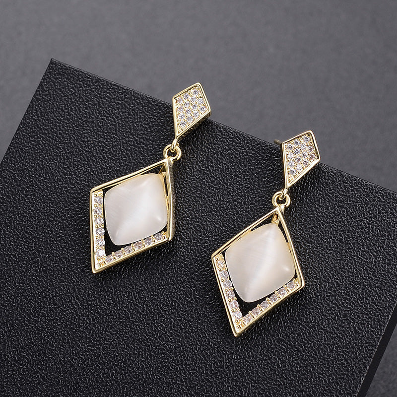 Fashionable High-end Earring