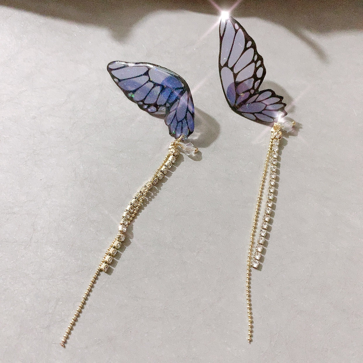 Three Dimensional Butterfly Pattern Full Of Diamonds And Tassels Earring