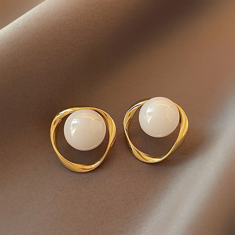 Fashion Silver Needle Pearl Stud Earrings