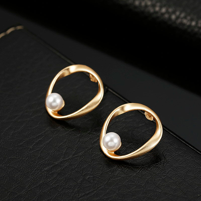 Round Pearl Earrings