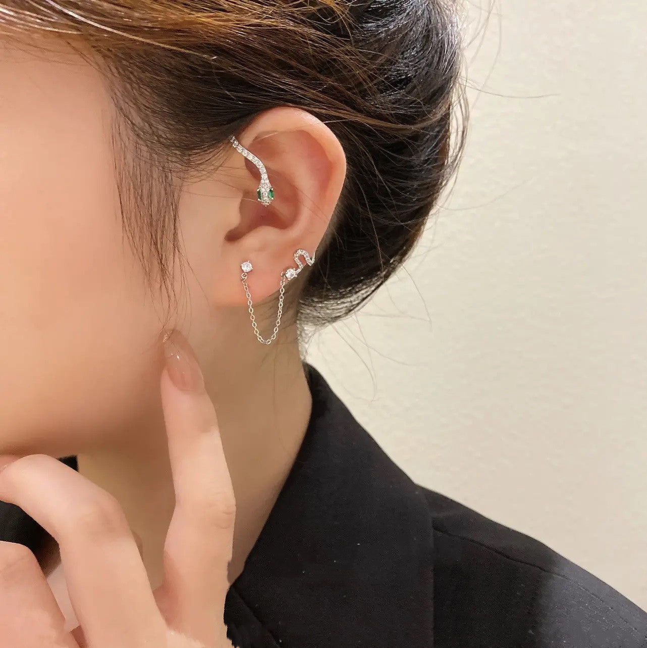 Single Niche Earrings